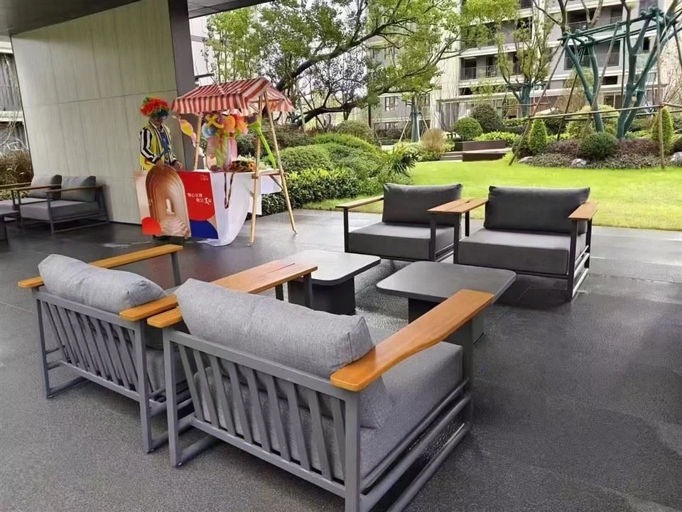 Set Perabot Patio Logam