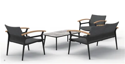 Adakah sofa klasik aluminium disertakan dengan meja kopi?